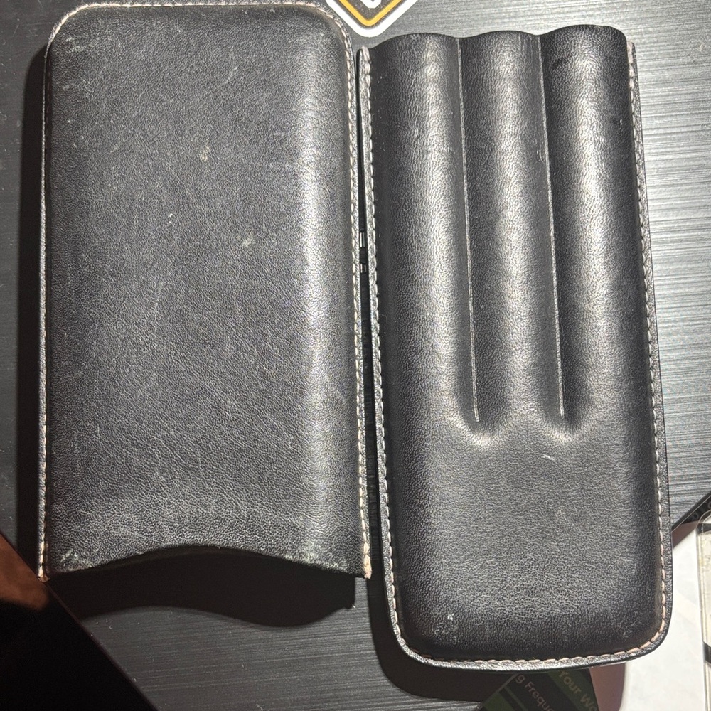 Authentic Coach Leather Cigar Case – Black – Holds 3 Cigars – Travel Humidor - Picture 5 of 6